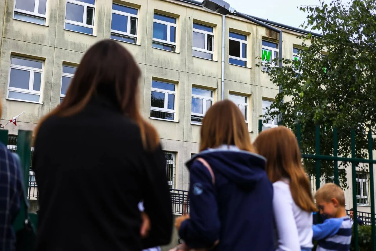 Sochaczew –13-latka urodziła dziecko. Sąsiedzi zdradzają, co się działo