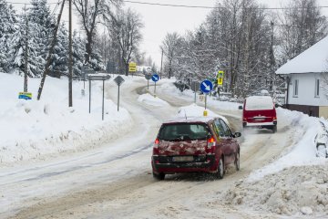 Policja sprawdza odśnieżone auta za pomocą dronów. Mandat to nawet 3 tys.