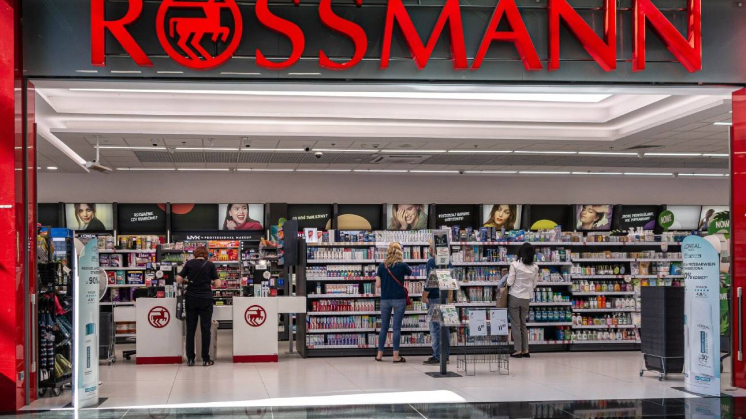 Rossmann – niezbędnik podróżniczki. 7 gadżetów podróżnych w supercenach