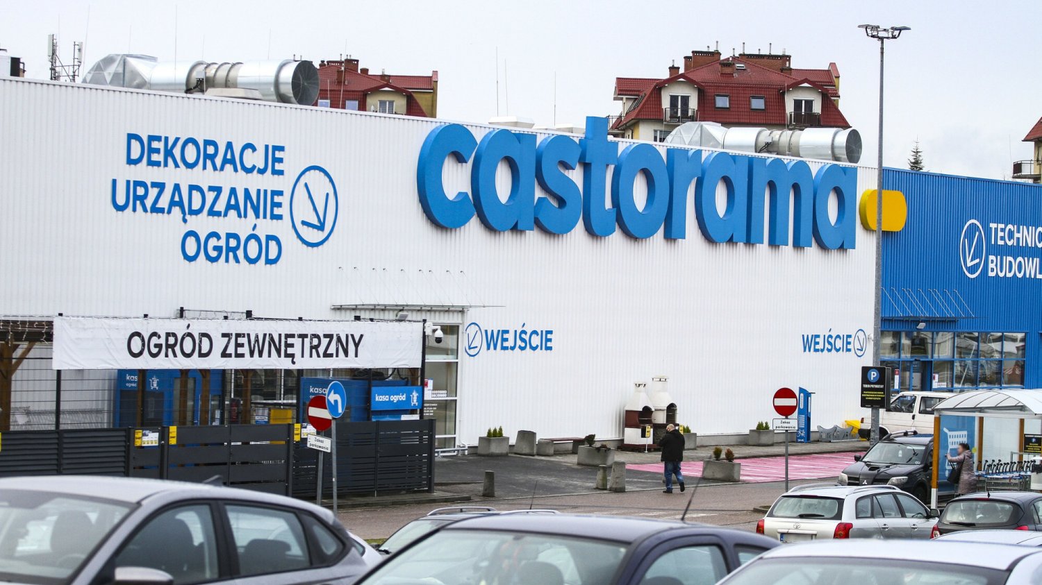 Zaparkował na darmowym parkingu przed Castoramą. Teraz musi zapłacić 190 zł.