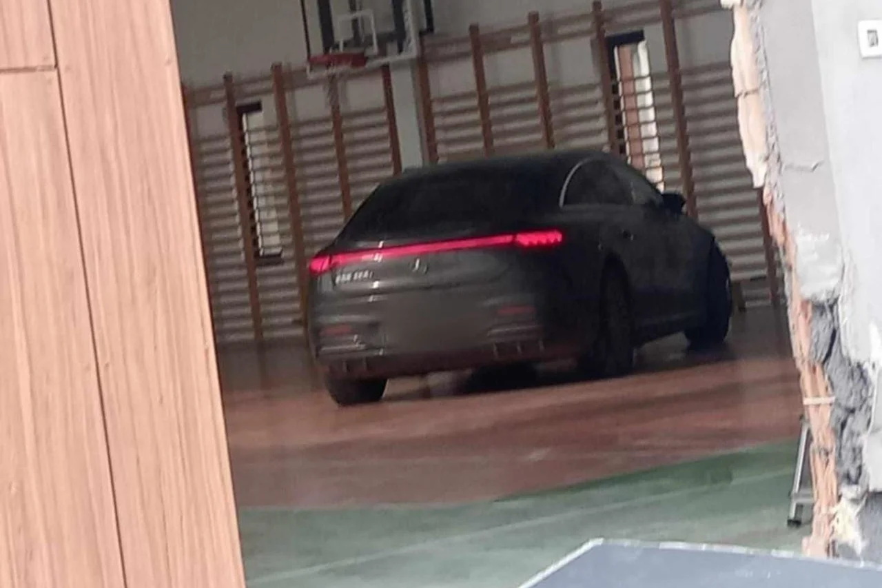 poznań pomyliła hamulec z gazem policja zdjęcie sala gimnastyczna szkoła
