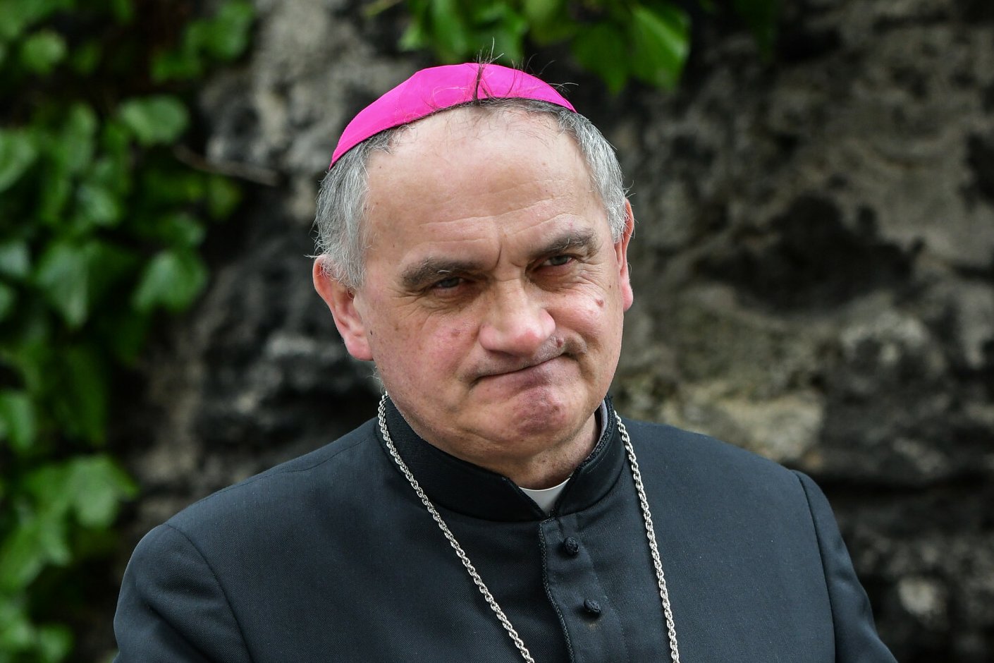 "Lalusie". Biskupowi nie podoba się styl życia współczesnych mężczyzn