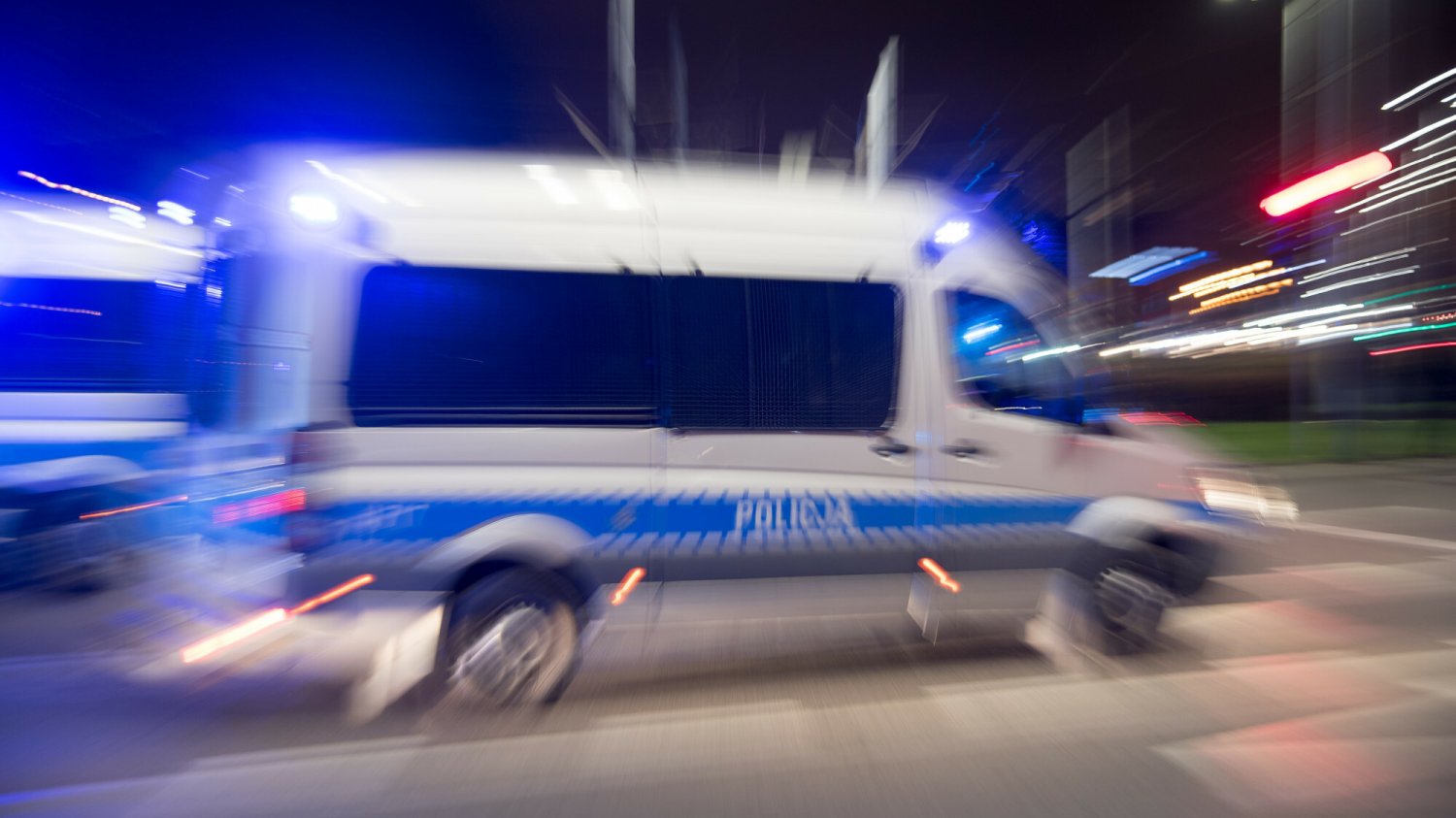 Ostrów wielkopolski dwulatka zamknięta w samochodzie w nocy policja dlaczego Ostrów wielkopolski dwulatka zamknięta w samochodzie w nocy policja dlaczego