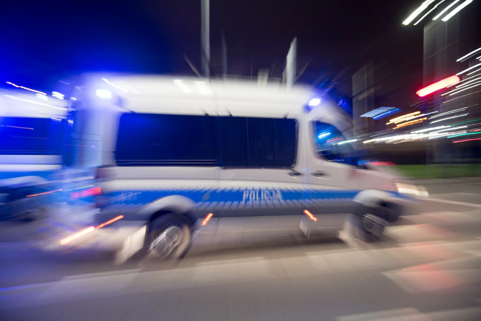 Ostrów wielkopolski dwulatka zamknięta w samochodzie w nocy policja dlaczego Ostrów wielkopolski dwulatka zamknięta w samochodzie w nocy policja dlaczego