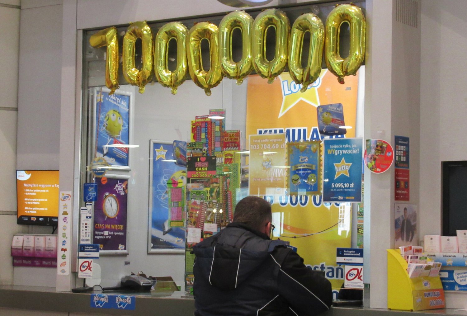 lotto liczby wygrane 2 grudnia 2023 trzy szóstki chybił trafił