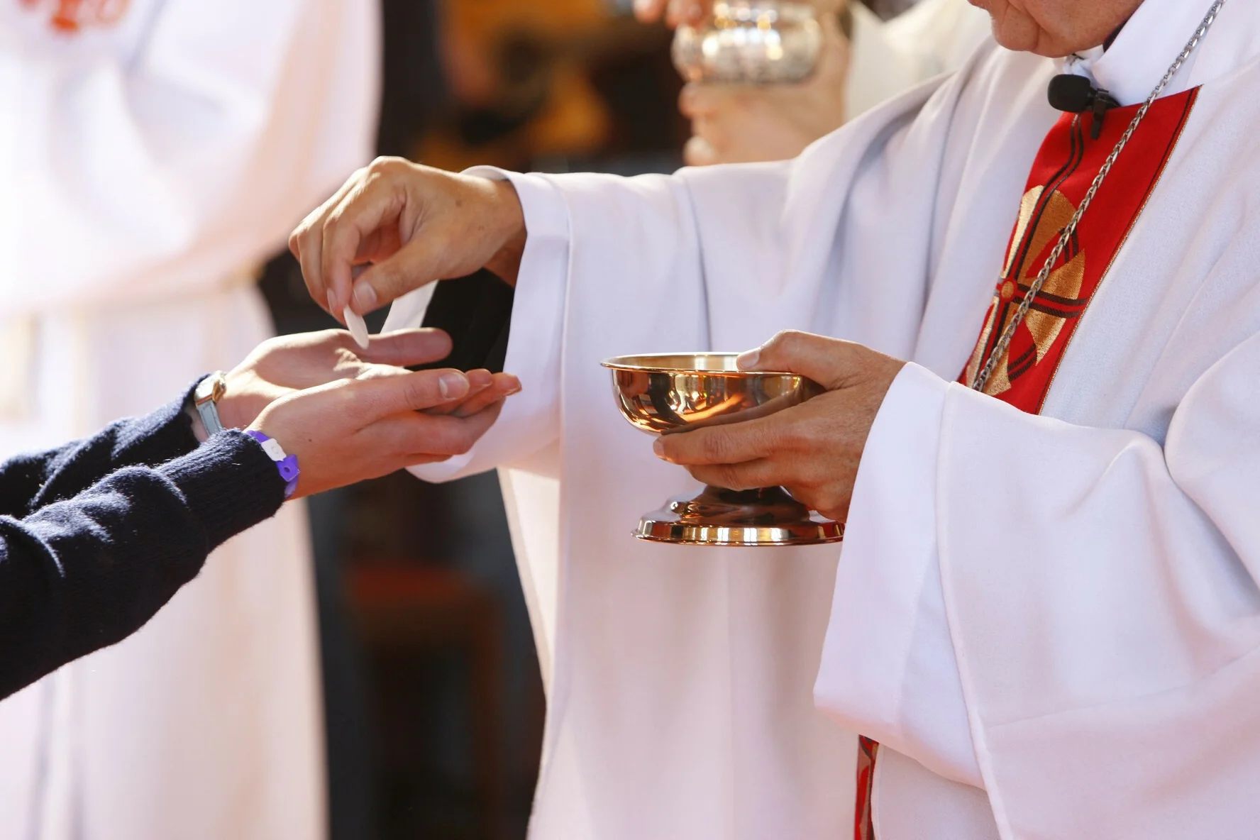 poznań kościół msza obraza uczuć religijnych komunia policja