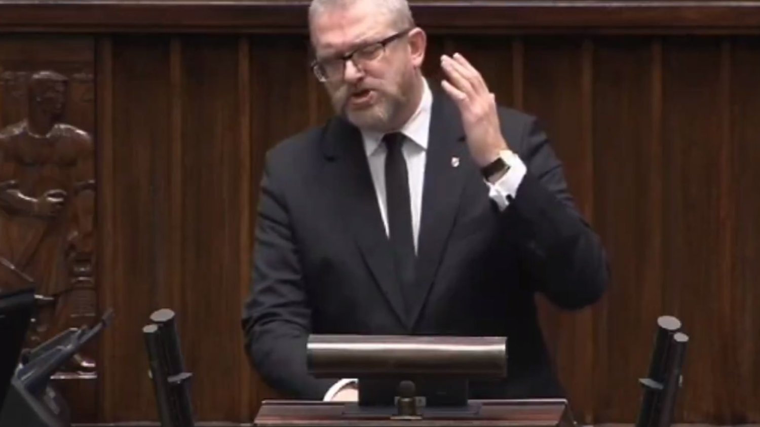 Grzegorz Braun stwierdził w Sejmie, że uchodźcy z Ukrainy roznoszą choroby weneryczne.