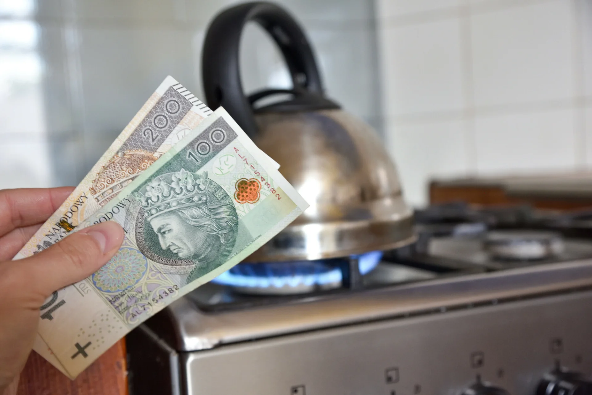 podwyżki cen prąd gaz ile więcej rachunki bon energetyczny zniżki opłata mocowa