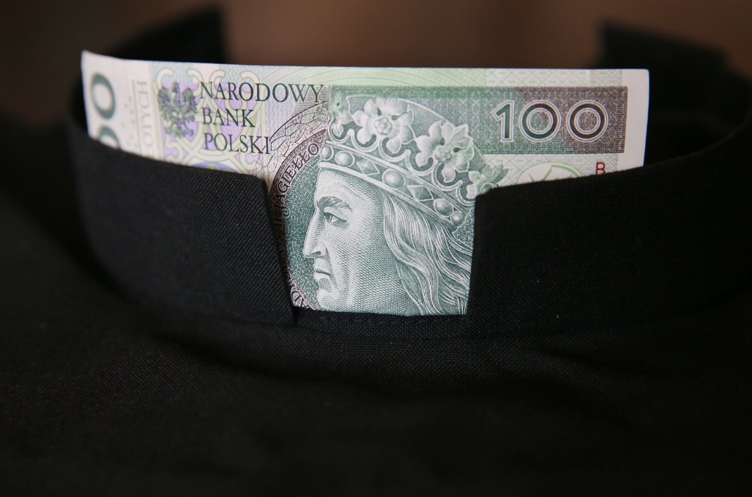 księża urząd skarbowy zarobki co robią krajowa administracja skarbowa
