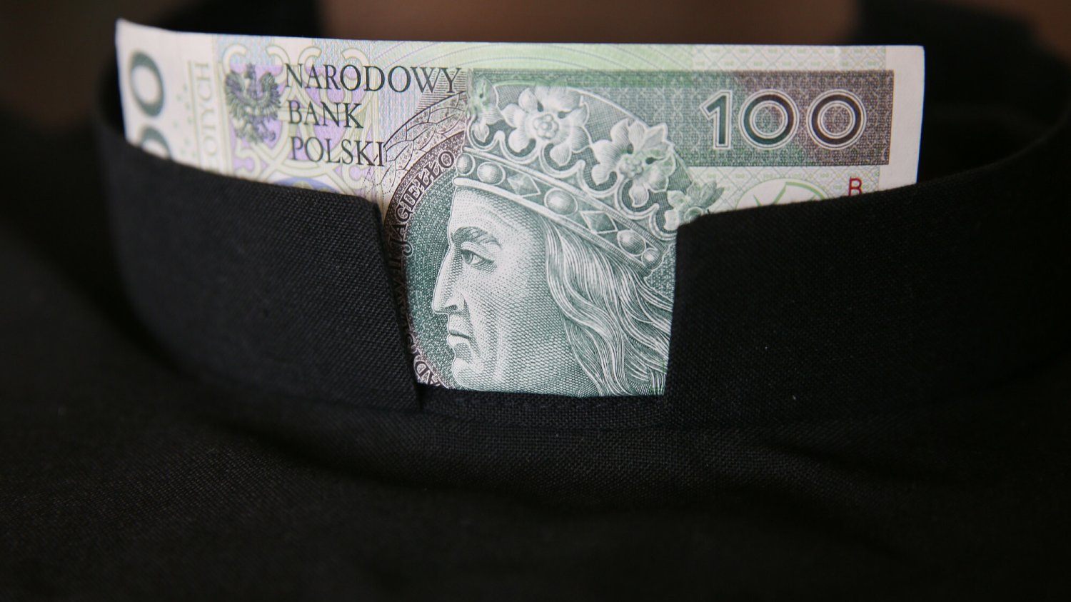 księża urząd skarbowy zarobki co robią krajowa administracja skarbowa