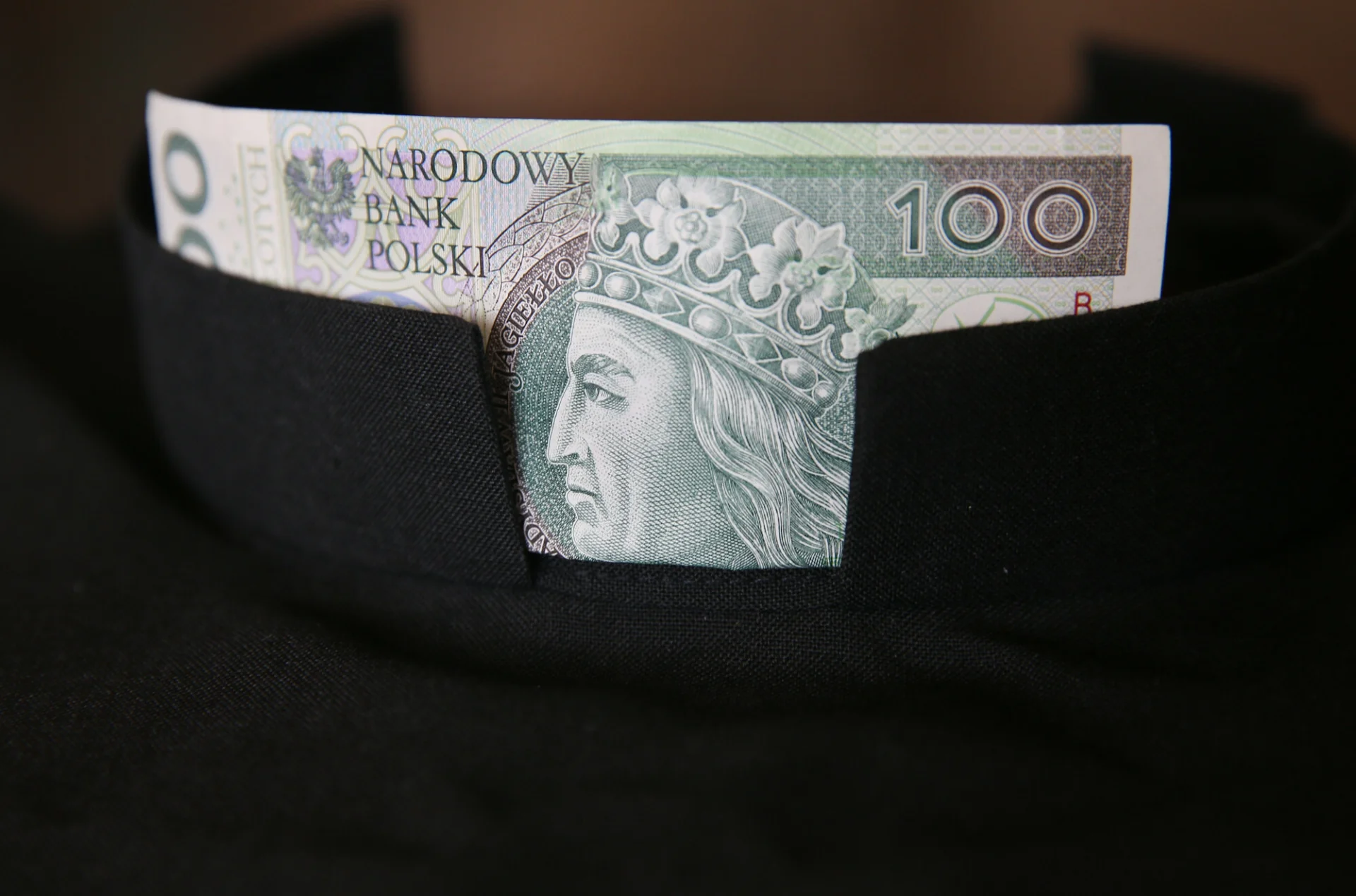 księża urząd skarbowy zarobki co robią krajowa administracja skarbowa
