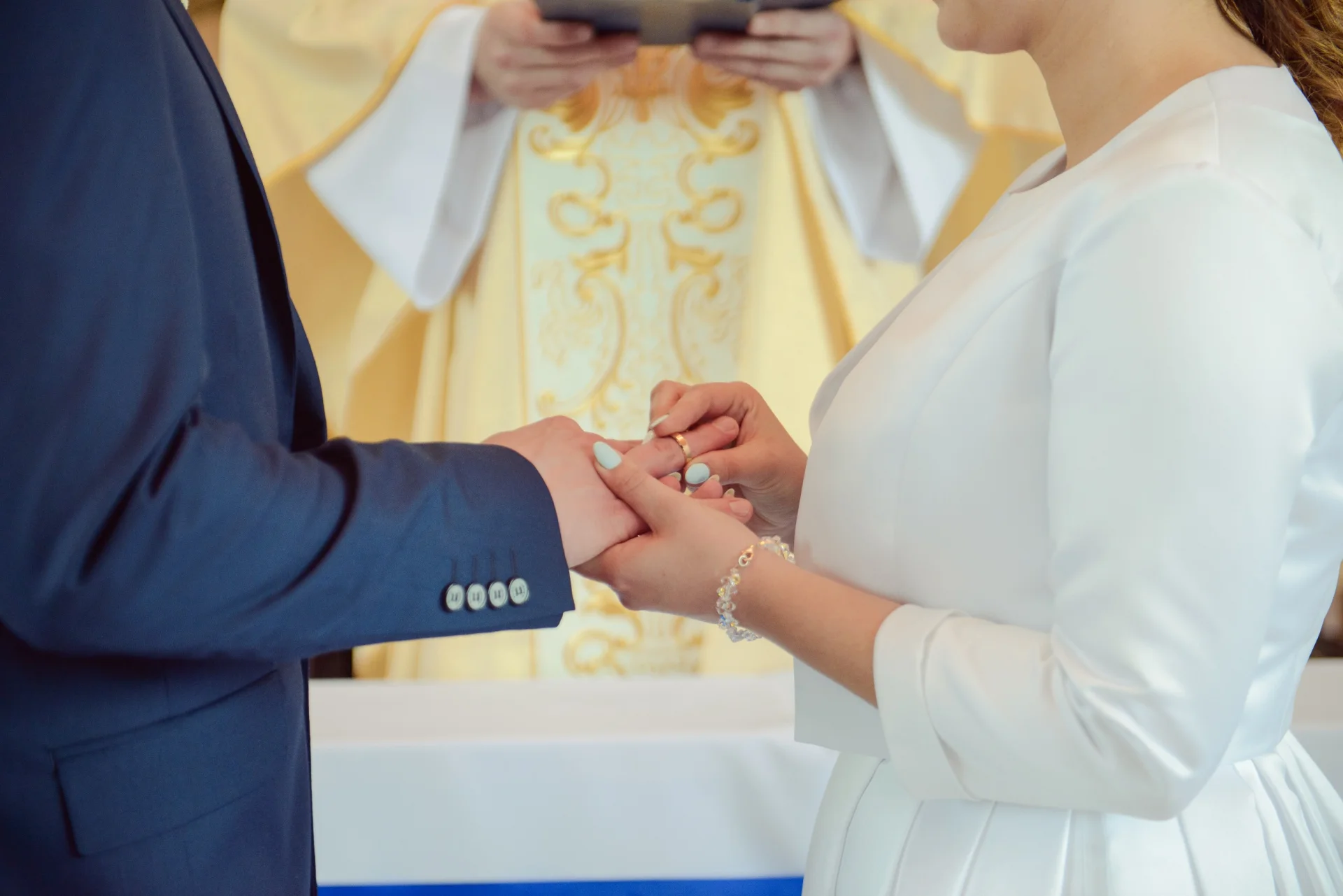Ile ksiądz chce za ślub kościelny? Czytelniczka ujawnia.