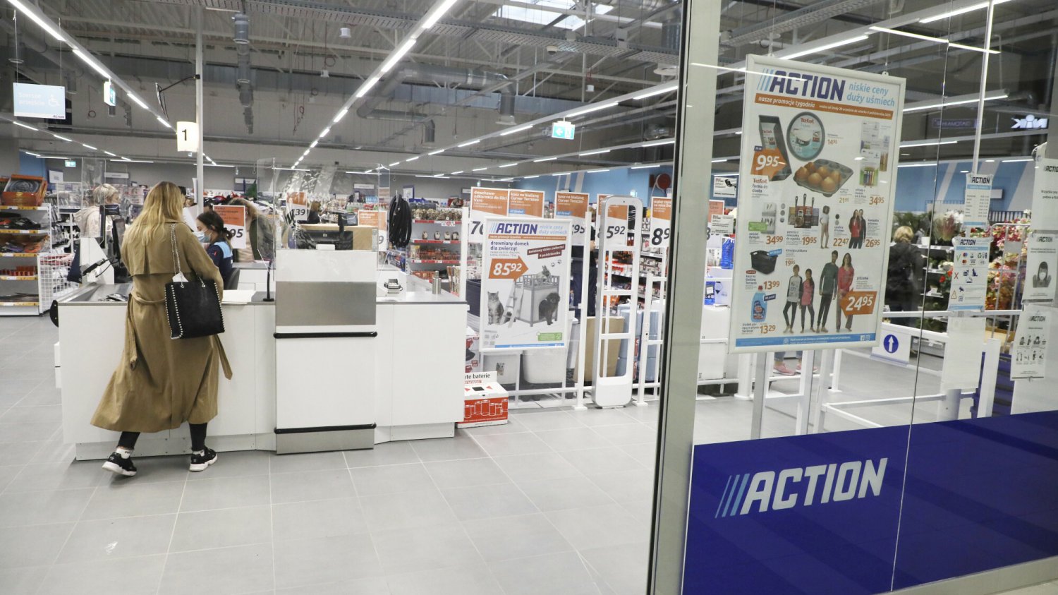 Botki przypominające kapcie za jedyne 34,99 w sklepach Action.