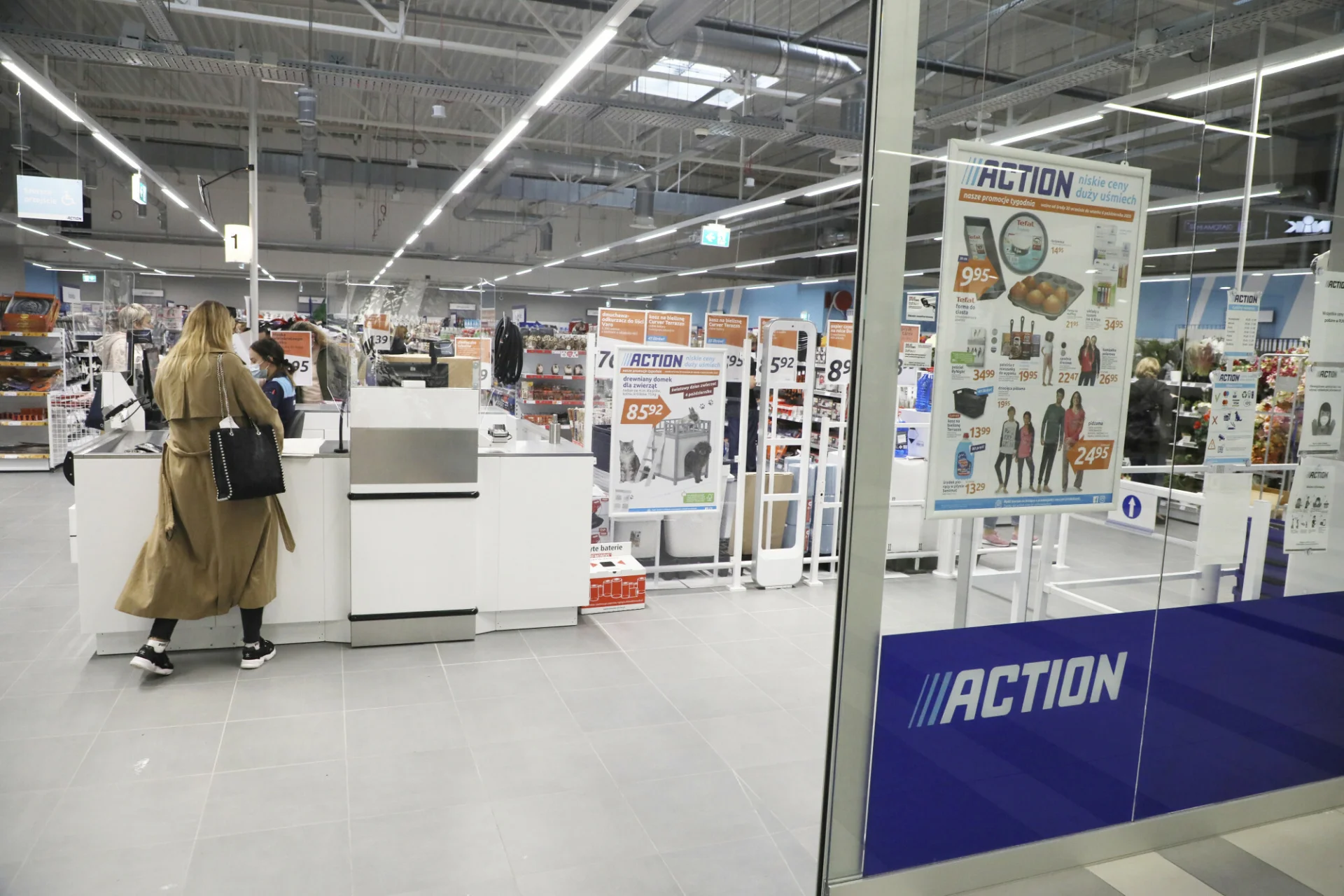 Botki przypominające kapcie za jedyne 34,99 w sklepach Action.