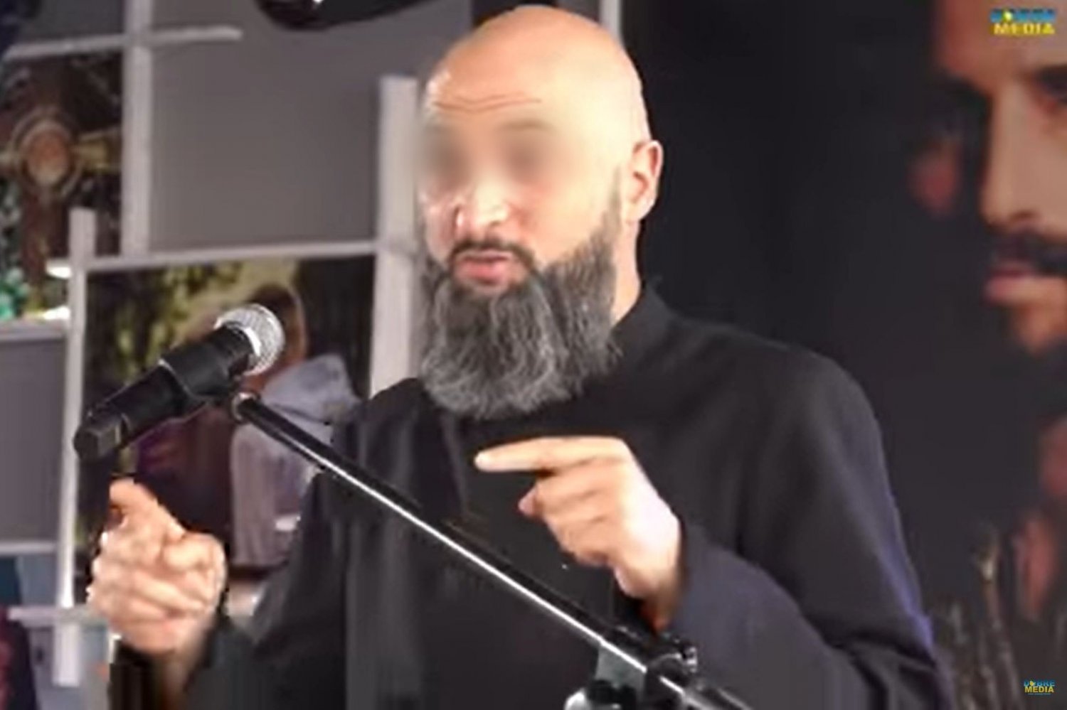 Kulisy zatrzymania księdza Michała O. Przeprowadzał egzorcyzmy przy pomocy salcesonu.