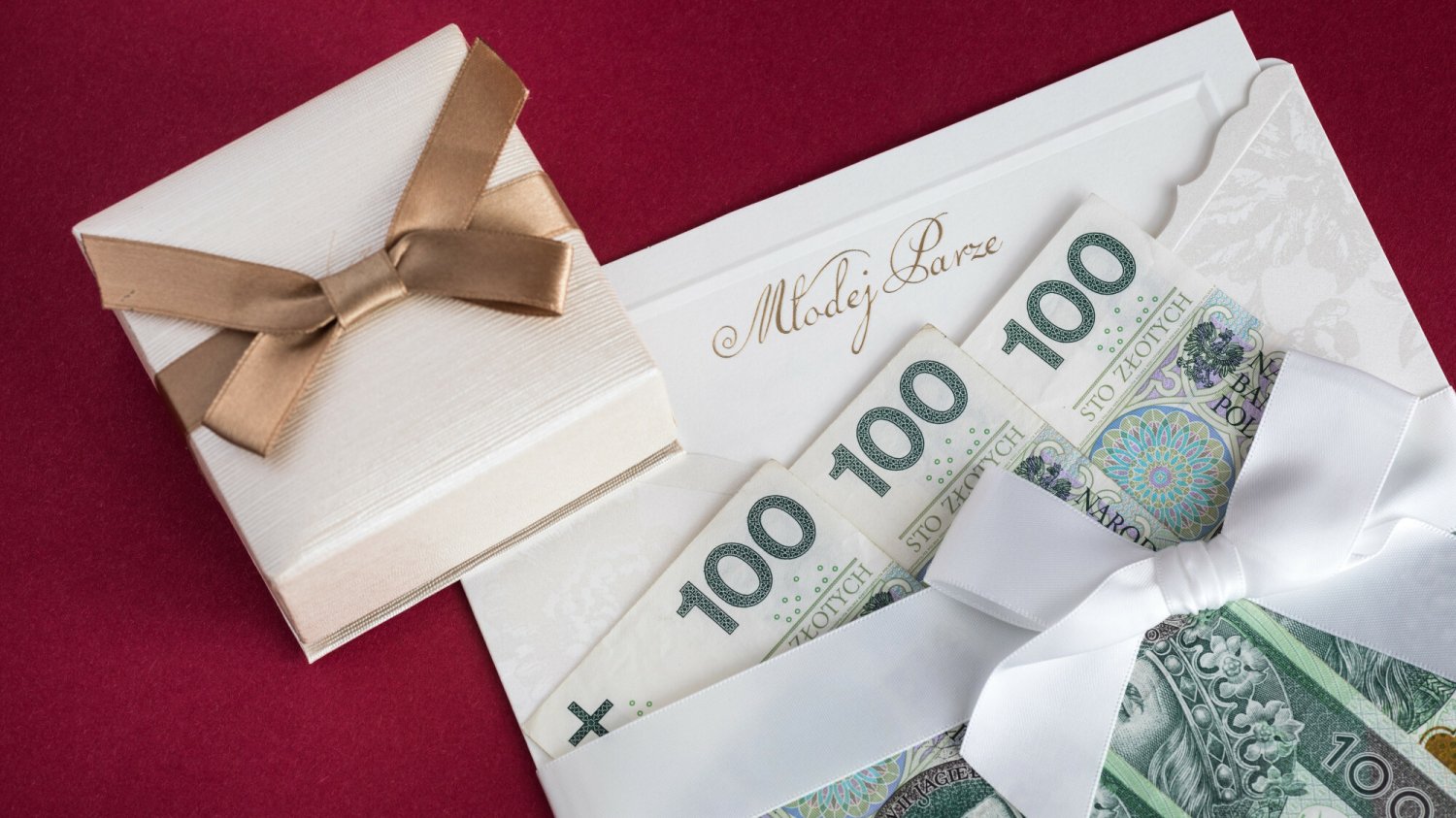Ktoś ukradł parze młodej ponad 60 tysięcy złotych w czasie wesela w Szuminie
