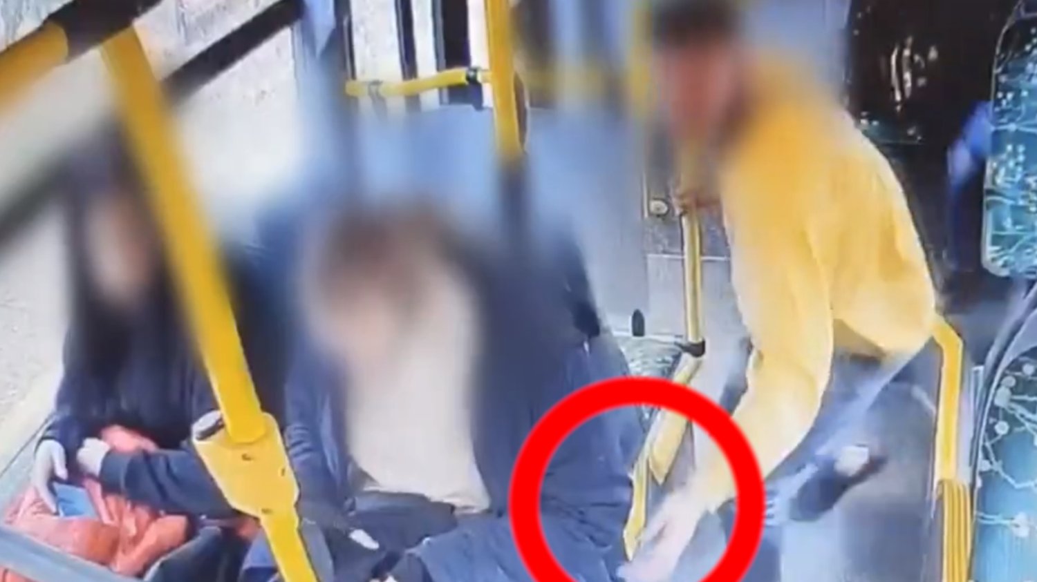 złodziej kieszonkowiec autobus filmik jelenia góra policja zuchwała kradzież 8 lat więzienia złodziej kieszonkowiec autobus filmik jelenia góra policja zuchwała kradzież 8 lat więzienia