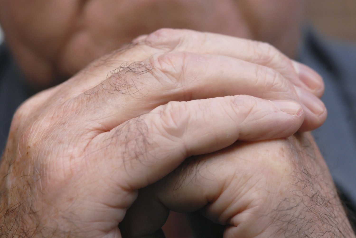 Holandia – emeryt poddał się eutanazji po napadzie. Sprawca wolny