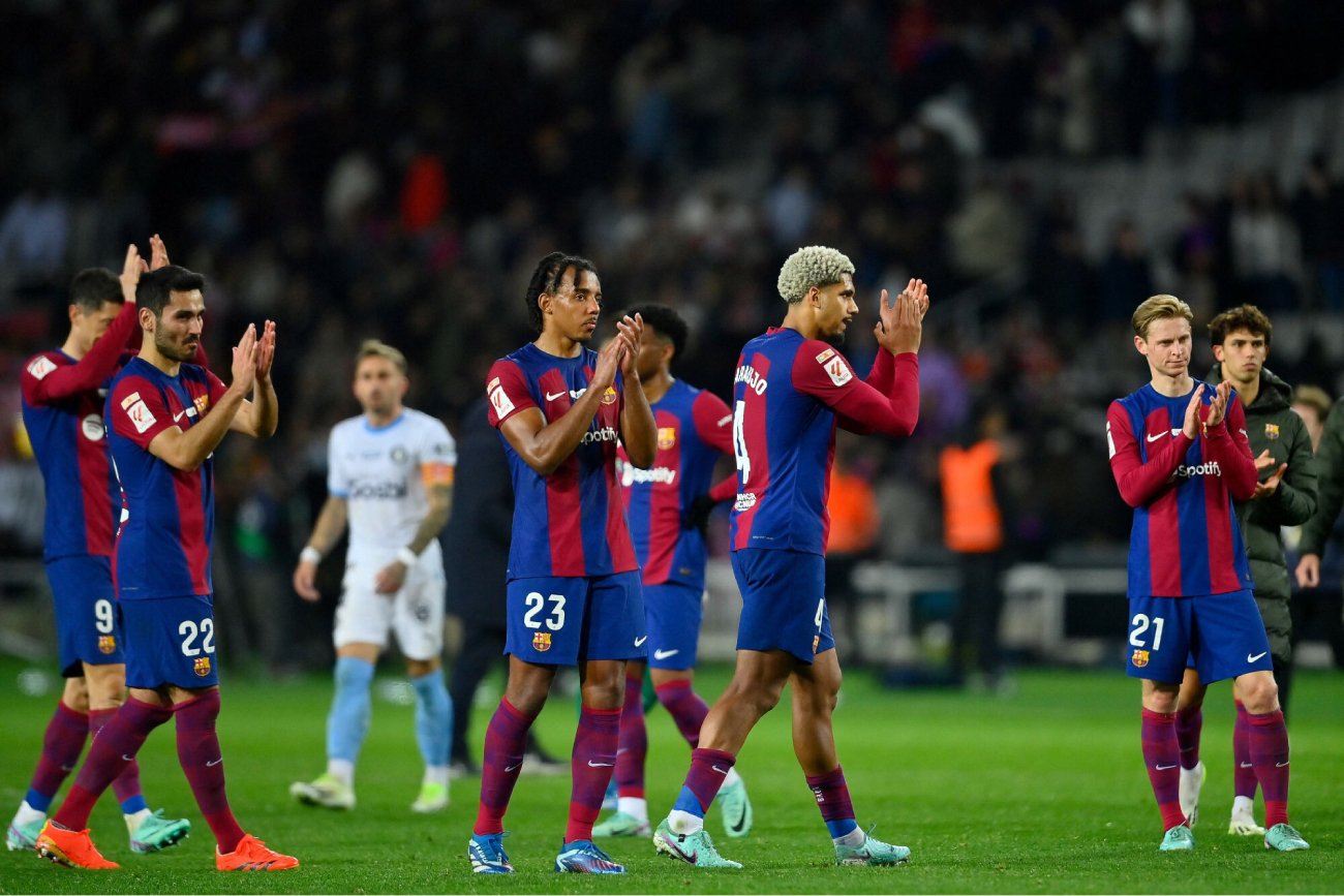 Piłkarze FC Barcelony otrzymali zakaz brania prysznica. Powodem oszczędność