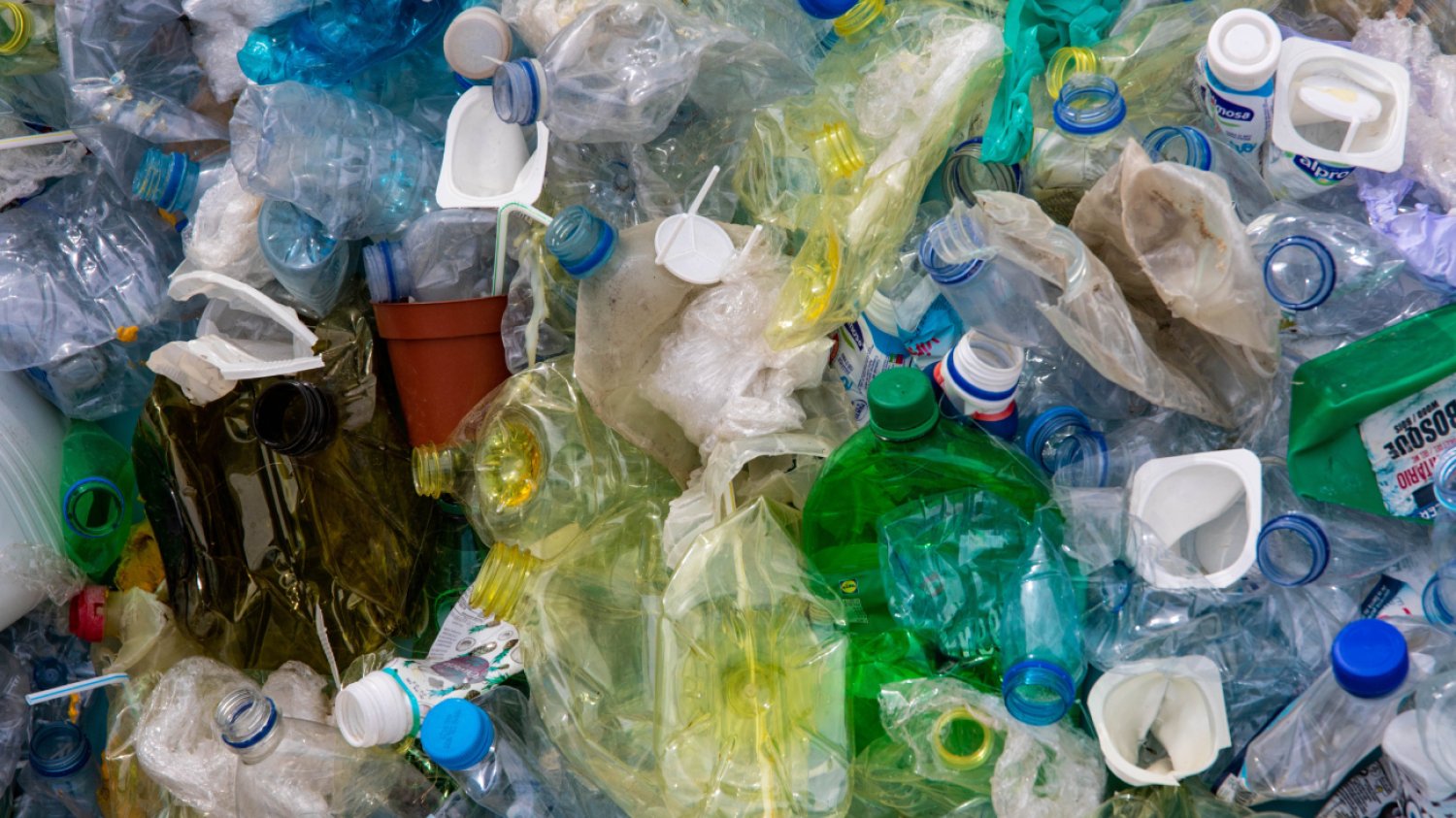 Rząd opublikował wysokość nowych opłat. Dopłacimy za plastikowe pojemniki