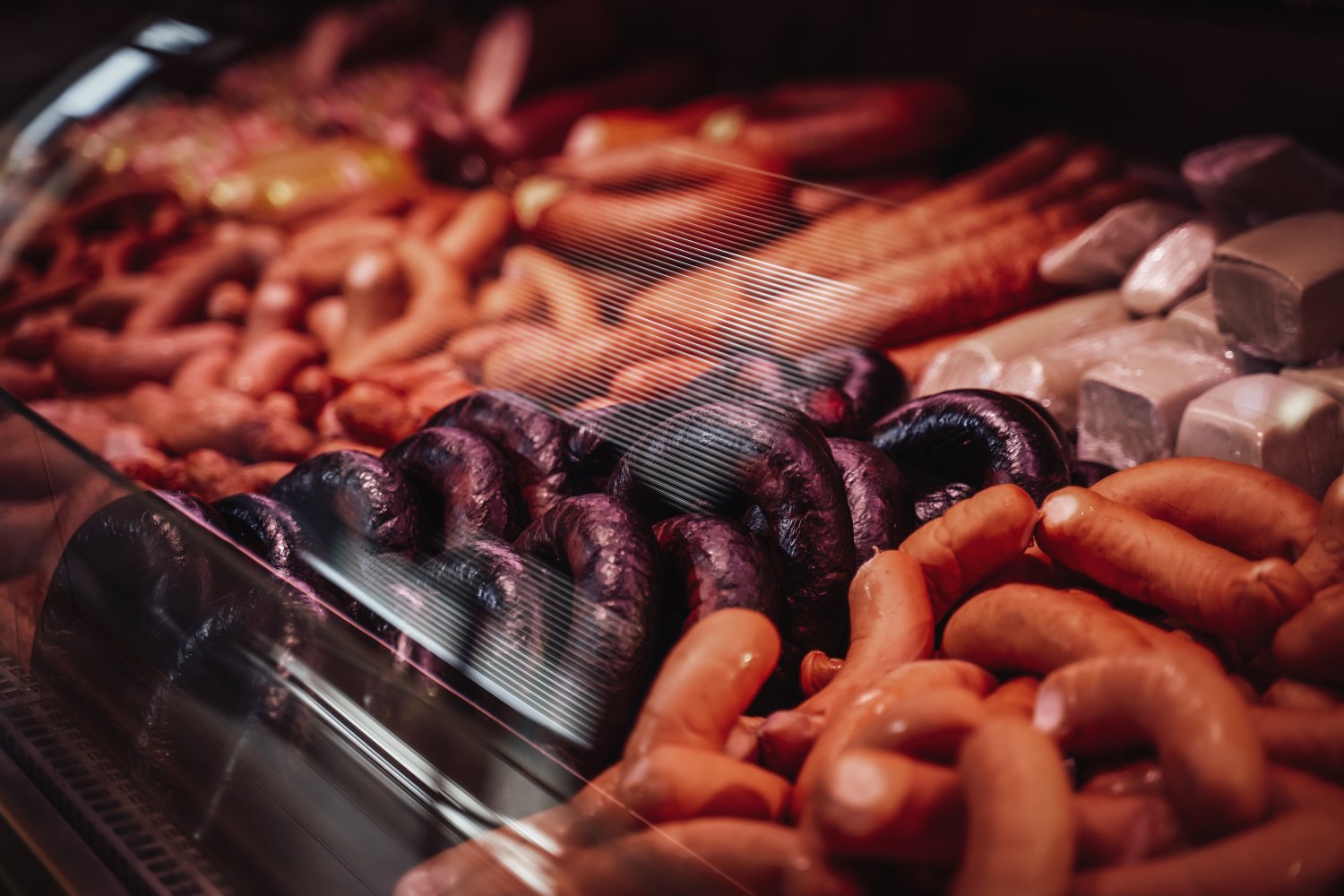Jakich mięs unikać? Czarna lista rakotwórczych produktów.