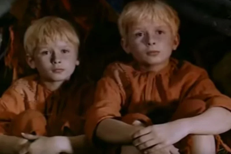 Bracia Kaczyńscy Lech Jarosław Historia film O dwóch takich, co ukradli księżyc wspomnienia Marek Kondrat