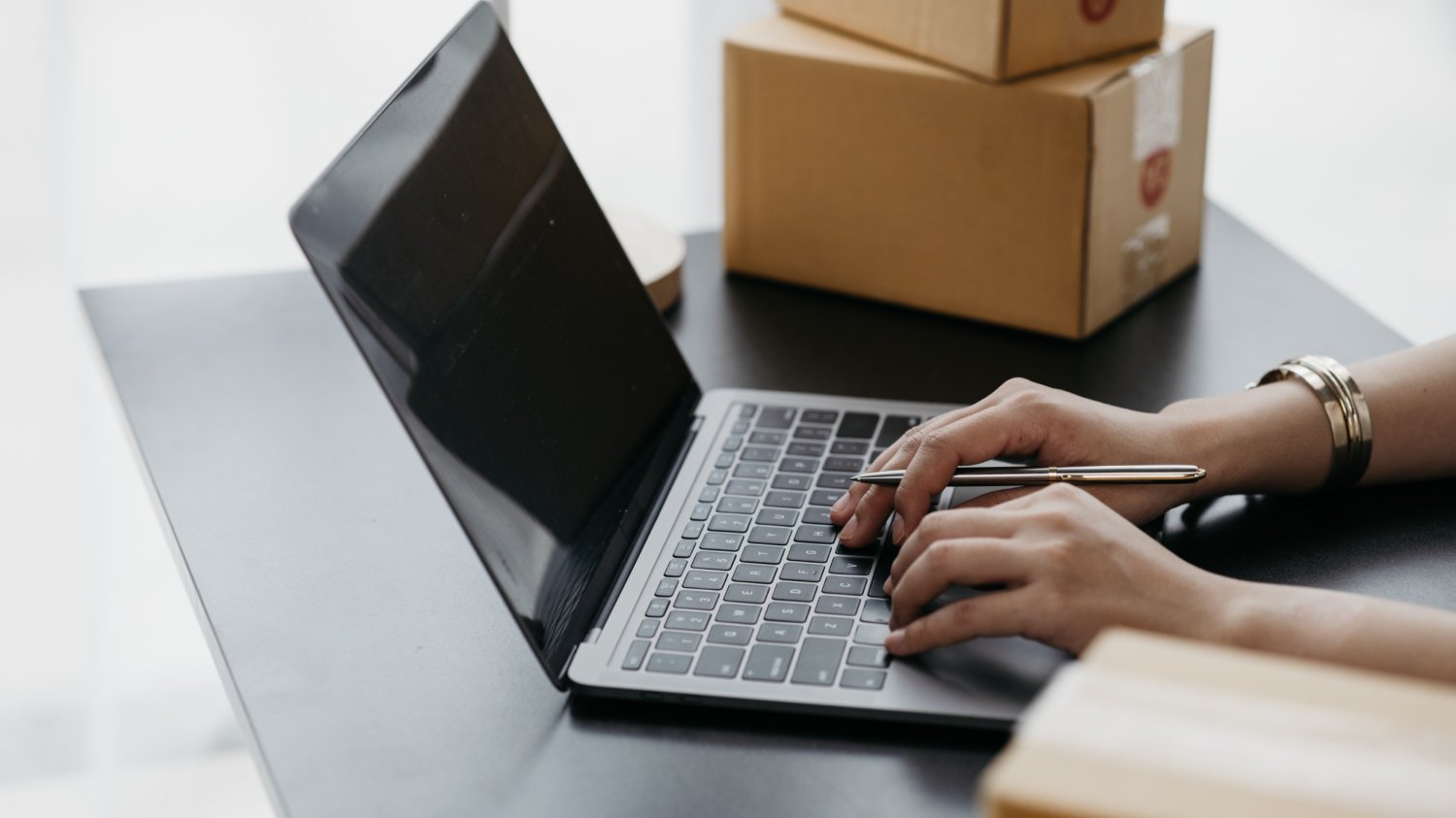 Zmiany w sprzedaży przez internet. Skarbówka będzie mogła kontrolować powyżej 30 transakcji.