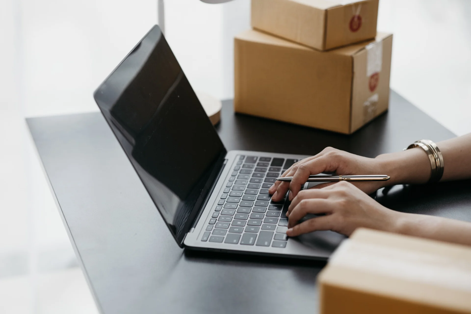 Zmiany w sprzedaży przez internet. Skarbówka będzie mogła kontrolować powyżej 30 transakcji.