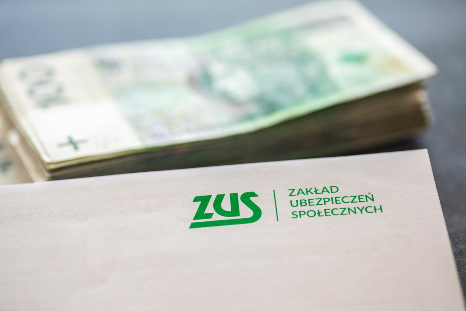 Nowe świadczenie wspierające od ZUS. Do zakładu wpłynęła lawina wniosków.