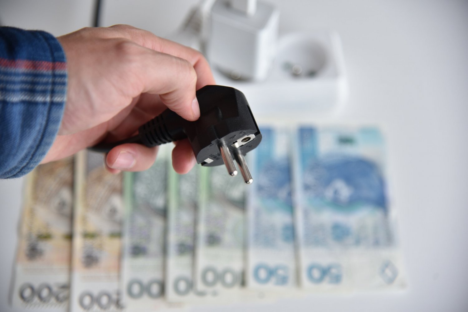 co najwięcej prądu zużywa w domu sprzęt agd płyta indukcyjna kuchenka czajnik zmywarka lodówka ceny podwyżki prądu