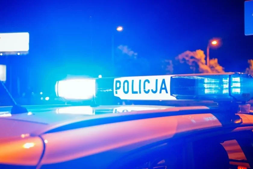 7-letni chłopczyk w Mińsku Mazowieckim wybiegł z płaczem na ulicę, bo jego mamie przyłożono nóż do gardła.