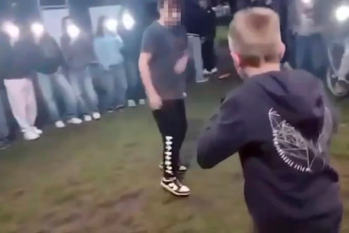 kołobrzeg bójka dzieci filmiki 10-latek 14-latek policja ustawka solówka