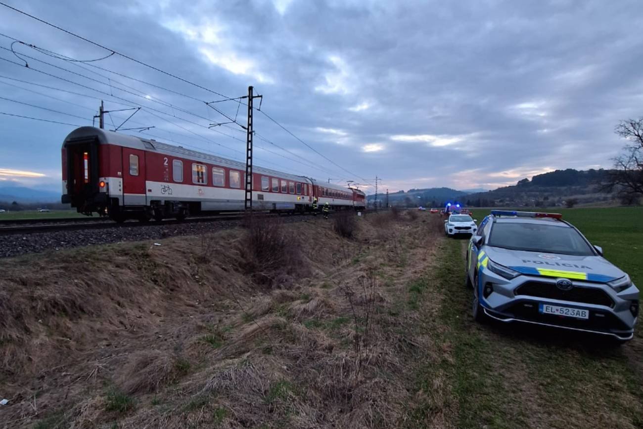 Weszła pod pociąg z dzieckiem na rękach. Maszynista próbował wyhamować