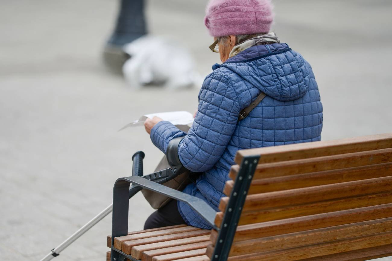 Polscy emeryci podpisują "renty dożywotnie". Tracą mieszkania za grosze
